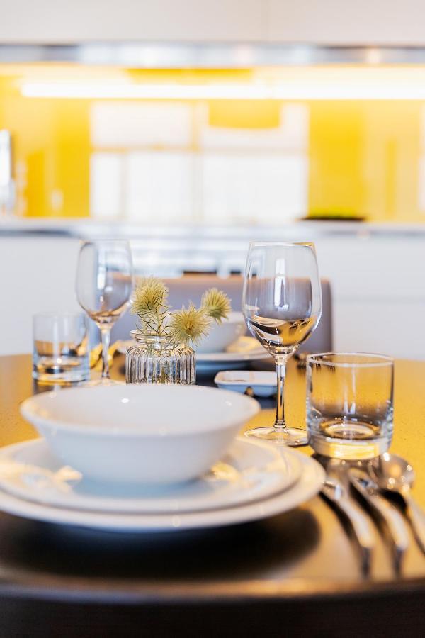 Fraser Suites Sydney Exteriör bild Tableware