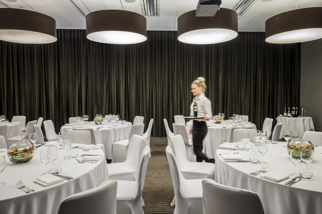 Fraser Suites Sydney Exteriör bild The ballroom at the Hotel