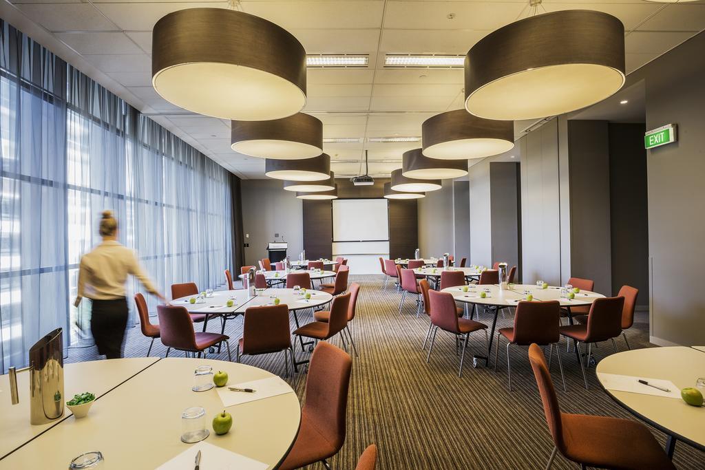 Fraser Suites Sydney Exteriör bild Meeting room at the InterContinental Sydney